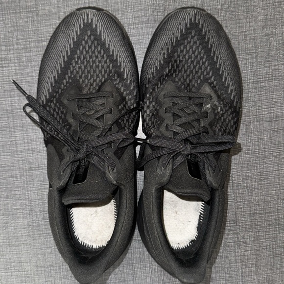 Men’s Size 10 - Nike Air Zoom Winflo 6 Triple Black 2019 - Picture 8 of 9